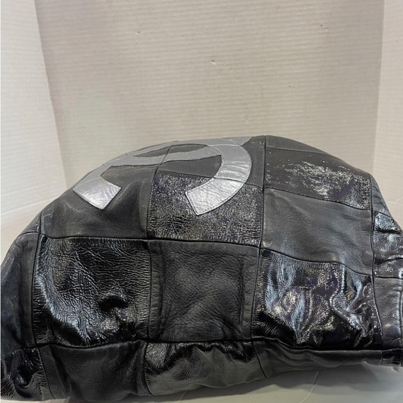 CHANEL Authentic Tote Handbag - Picture 7 of 10